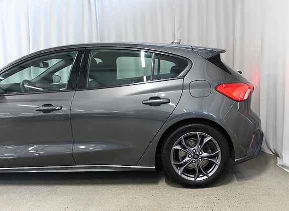 Ford Focus 8 of 26