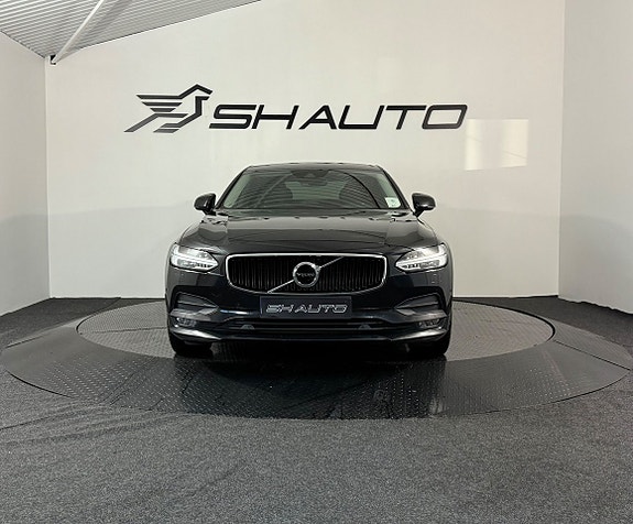 Volvo S90 2 of 5
