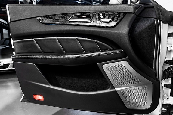 Mercedes-Benz CLS63 26 of 28