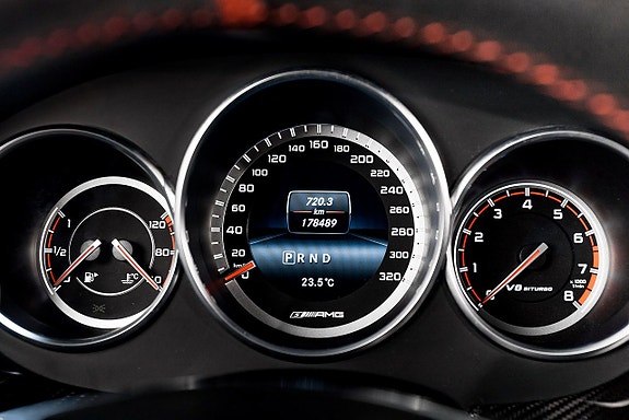 Mercedes-Benz CLS63 27 of 28