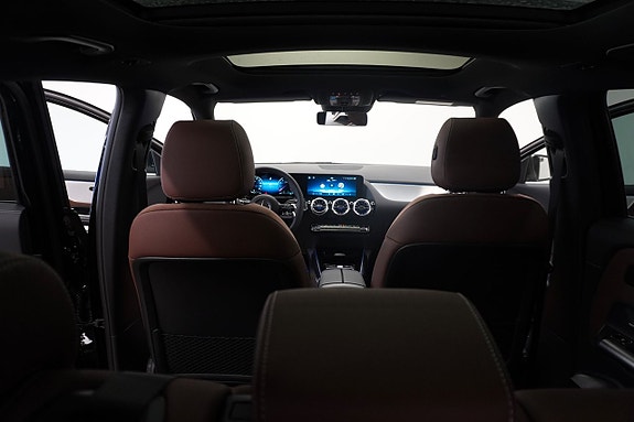Mercedes-Benz GLA200 12 of 12