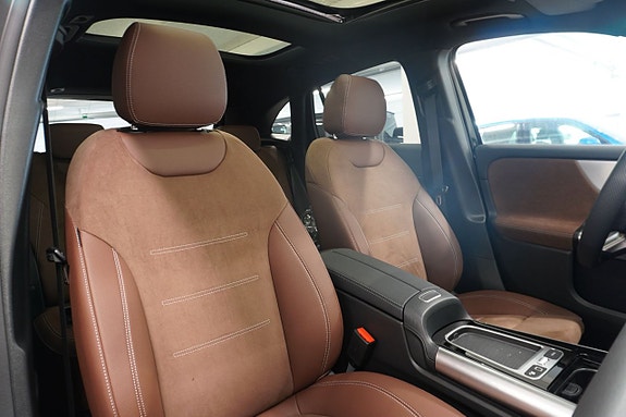 Mercedes-Benz GLA200 6 of 12