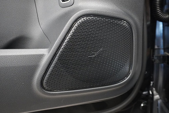 Mercedes-Benz GLA200 9 of 12