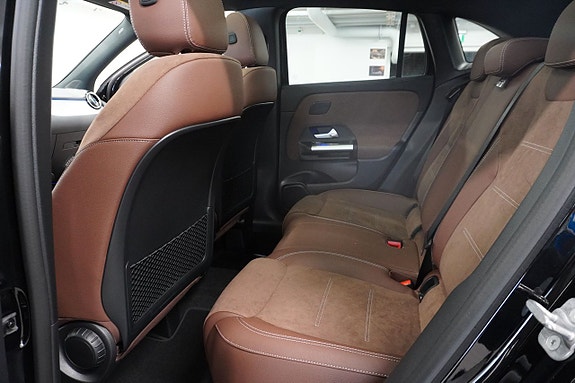 Mercedes-Benz GLA200 10 of 12