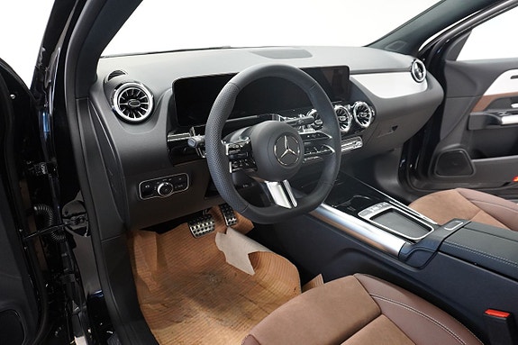 Mercedes-Benz GLA200 7 of 12