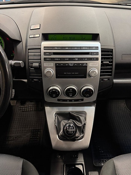 Mazda 5 17 of 26