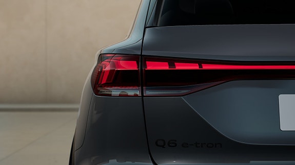Audi Q6 e-tron 7 of 11