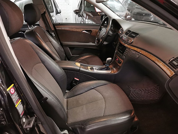 Mercedes-Benz E280 10 of 17
