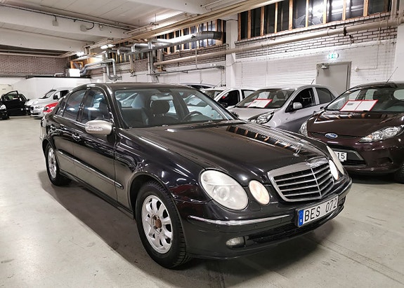 Mercedes-Benz E280 2 of 17