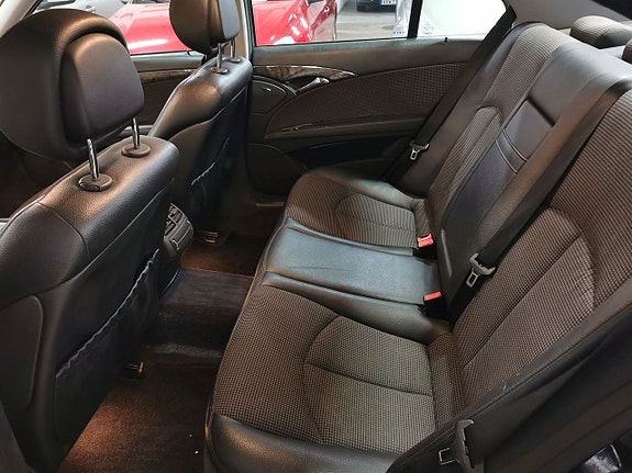 Mercedes-Benz E280 11 of 17