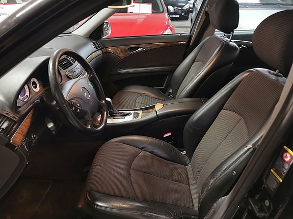 Mercedes-Benz E280 8 of 17
