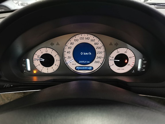 Mercedes-Benz E280 13 of 17
