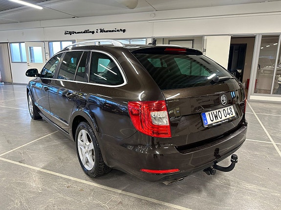 Skoda Superb 4 of 5
