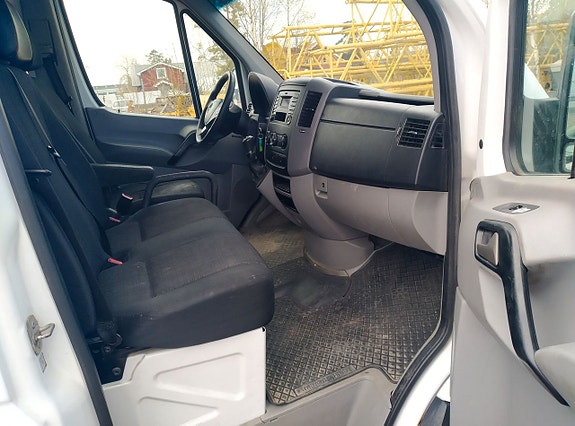 Mercedes-Benz Sprinter 319 13 of 17