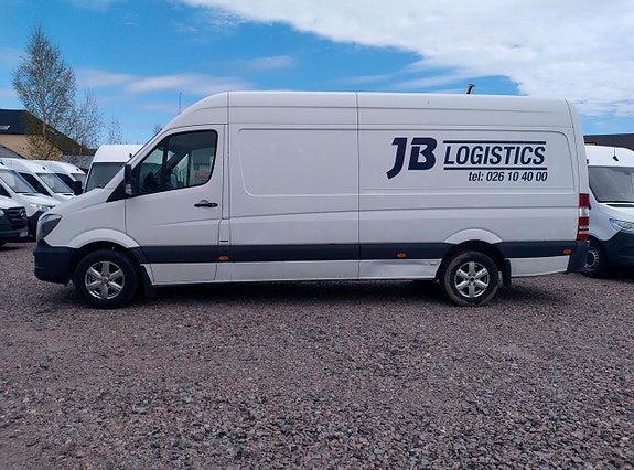 Mercedes-Benz Sprinter 319 3 of 17