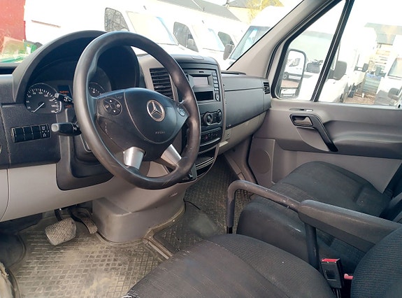 Mercedes-Benz Sprinter 319 12 of 17