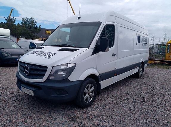 Mercedes-Benz Sprinter 319 2 of 17