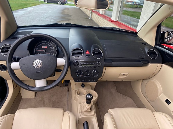 Volkswagen Beetle 5 of 14