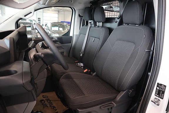 Ford Transit Custom 13 of 15