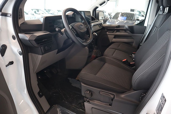 Ford Transit Custom 12 of 15