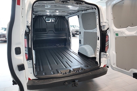 Ford Transit Custom 10 of 15