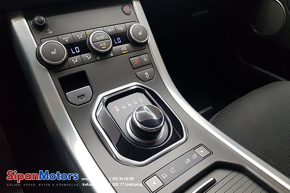Land Rover Range Rover Evoque 21 of 27