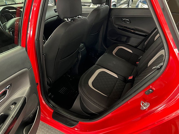 Kia Ceed 10 of 17