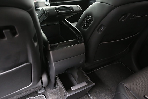 Hyundai Santa Fe 17 of 30