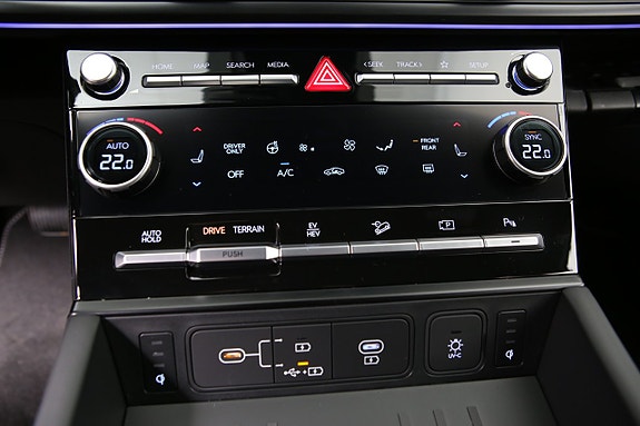 Hyundai Santa Fe 24 of 30