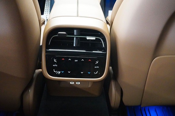 Mercedes-Benz E200 16 of 20