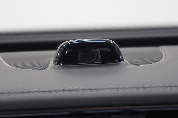 Mercedes-Benz E200 13 of 20
