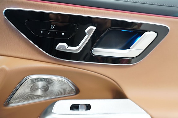 Mercedes-Benz E200 9 of 20