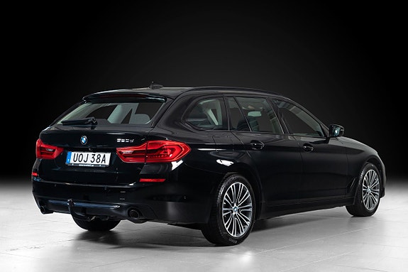 BMW 520 2 of 5