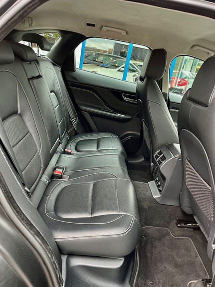 Jaguar F-PACE 11 of 12