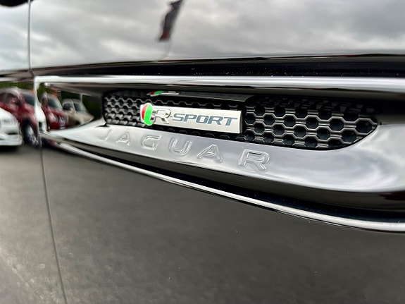 Jaguar F-PACE 10 of 12