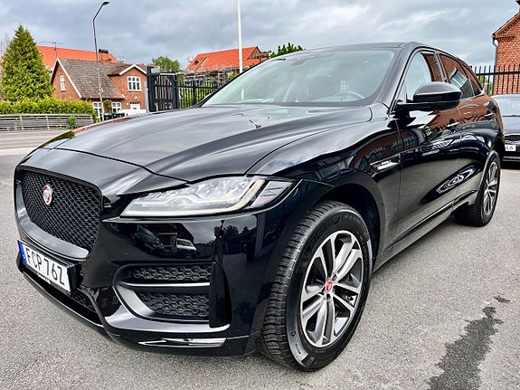 Jaguar F-PACE 4 of 12
