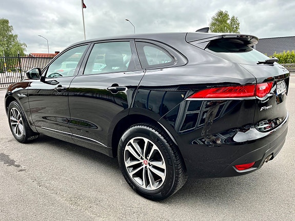Jaguar F-PACE 6 of 12