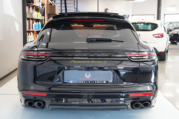 Porsche Panamera Turbo S 4 of 5