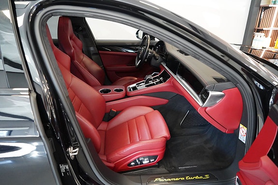 Porsche Panamera Turbo S 9 of 12