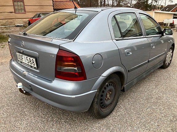 Opel Astra 4 of 5