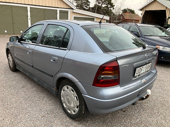 Opel Astra 3 of 5