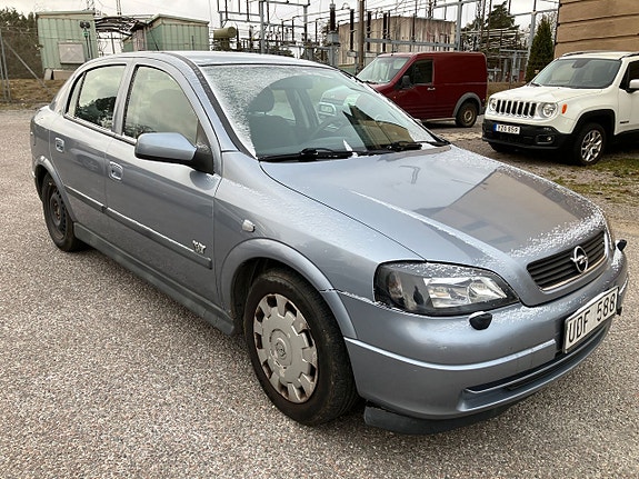 Opel Astra 2 of 5