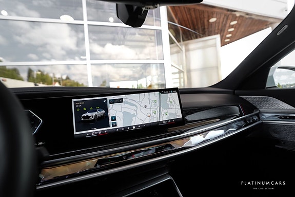 BMW i7 11 of 24