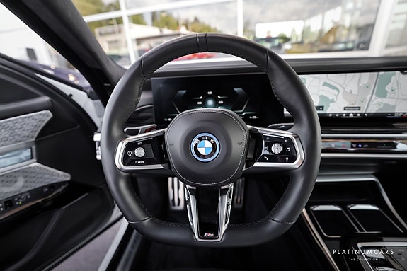 BMW i7 10 of 24