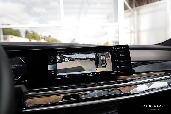 BMW i7 12 of 24