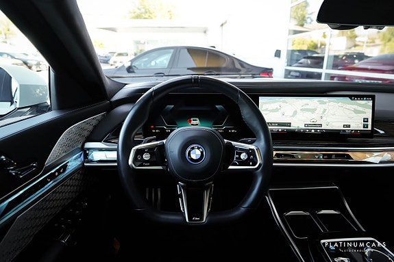 BMW i7 13 of 26
