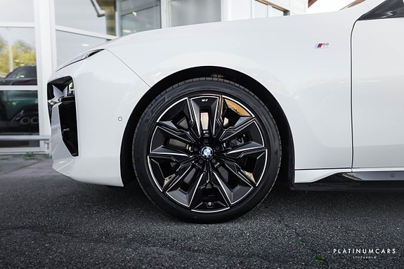BMW i7 26 of 26