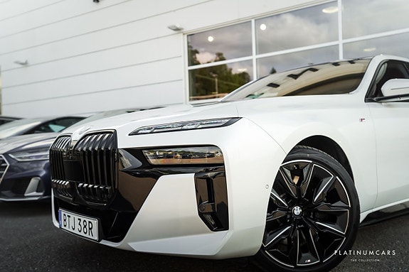 BMW i7 20 of 24