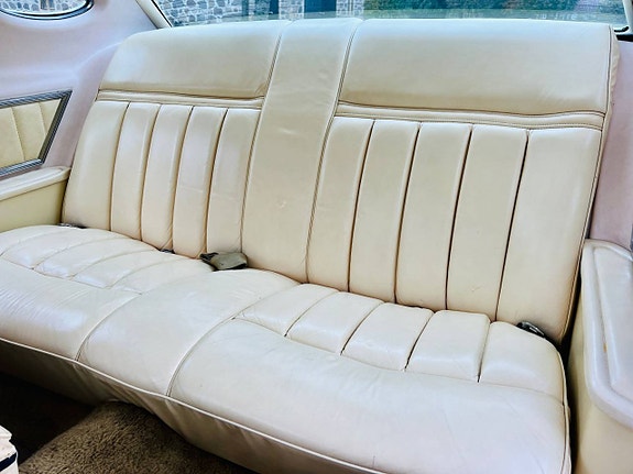 Lincoln Mark VIII LSC 12 of 21