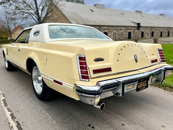 Lincoln Mark VIII LSC 2 of 5